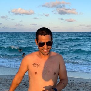 Meet your Posher, João